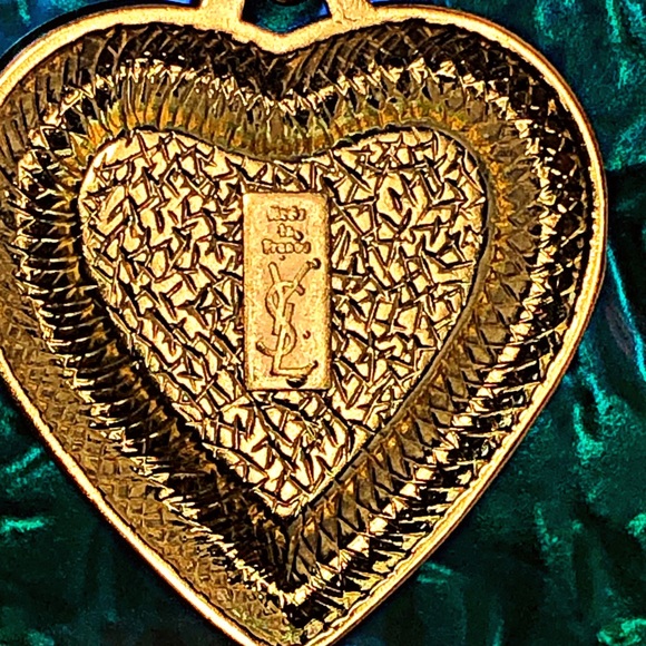 Yves Saint Laurent Gold Enameled Peach Chabacon Heart Pendant - Picture 7 of 10
